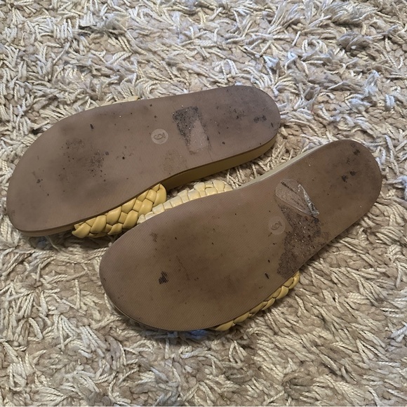 Sandals New Universal Thread Women's Polly Woven Slide Yellow  6 - Picture 3 of 4